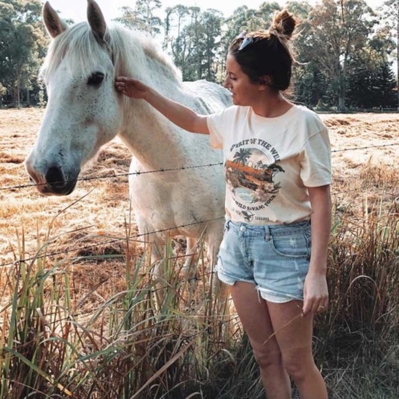 Spirit of the Wild Savannah Safari Graphic T-Shirt - Picture 1 of 9